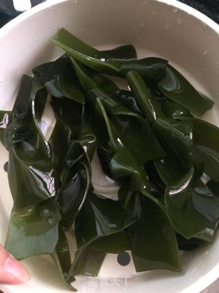 Seaweed and Winter Melon Tube Bone Soup recipe