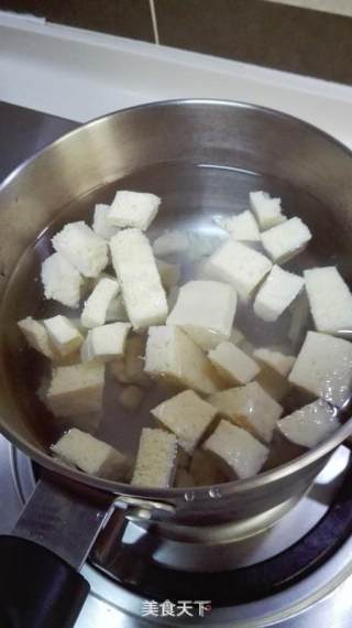 Japanese Tofu and Seaweed Miso Soup recipe