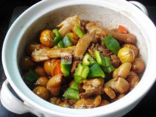 Chestnut Chicken Claypot recipe