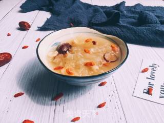 White Fungus, Lotus Seed and Red Date Soup recipe