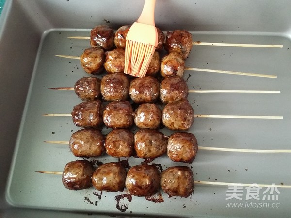 Bawang Supermarket | Black Pepper Beef Meatball Skewers recipe