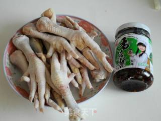 Grilled Chicken Feet with Mushroom Sauce recipe