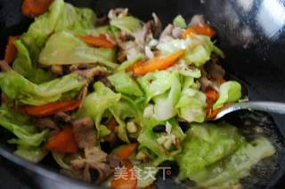 Stir-fried Green Cabbage with Heart-protecting Pork recipe