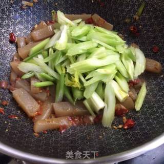 Stir-fried Konjac with Celery recipe