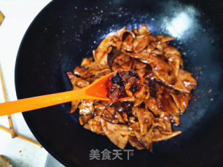 Stir-fried Pork Liver with Lettuce recipe