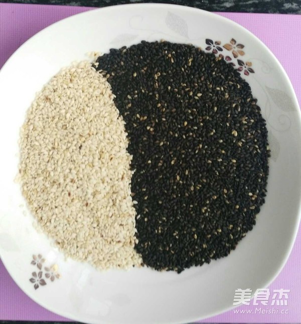 Sesame Crisp Candy recipe