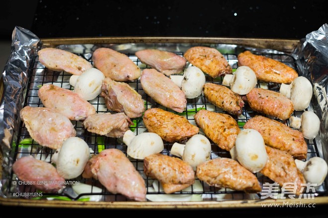 Using The Oven to Make Grilled Chicken Wings-two-color Grilled Wings recipe