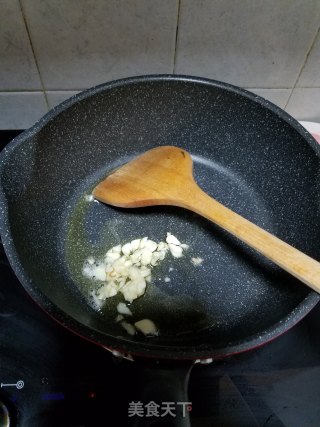 Stir-fried Bitter Wheat Vegetables with Garlic recipe