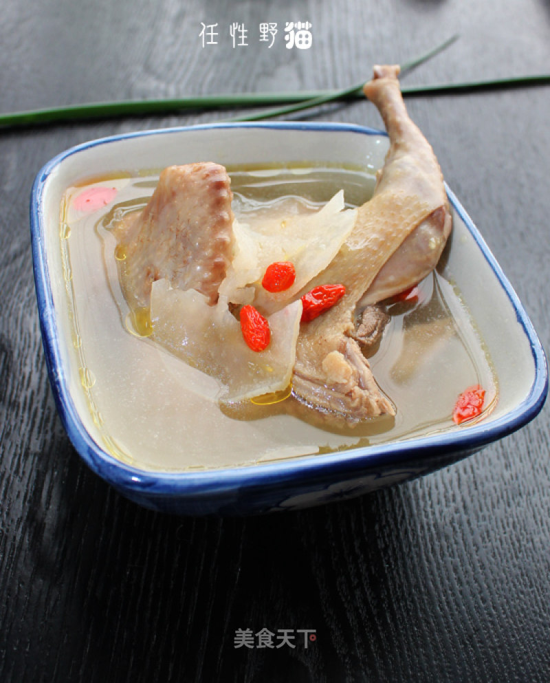 Stewed Pigeon Soup with Tianma