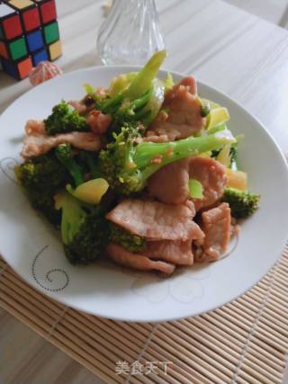 Garlic Pork Loin with Broccoli recipe