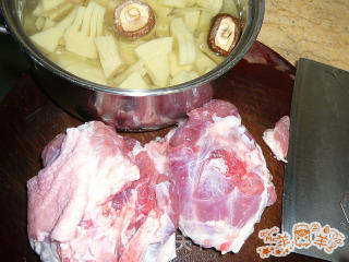 Roasted Pork with Bamboo Shoots recipe