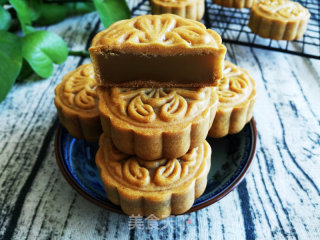 #新良第一节烤大赛# Cantonese-style Lotus Seed Paste Moon Cake recipe