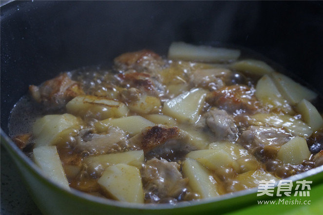 Braised Chicken Wings with Potatoes recipe