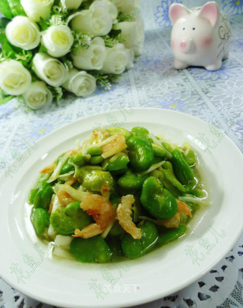 Stir-fried Broad Beans with Leek Sprouts