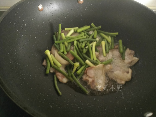 Twice-cooked Pork with Garlic Moss recipe