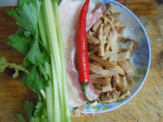Dishes of Local Famous Snacks---fried Fresh Dried Bamboo Shoots recipe