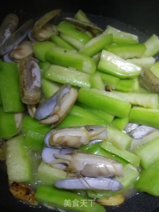 Braised Razor Clams with Octagonal Melon recipe