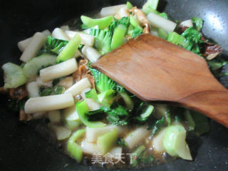 Stir-fried Rice Cake with Porcini Mushrooms and Greens recipe