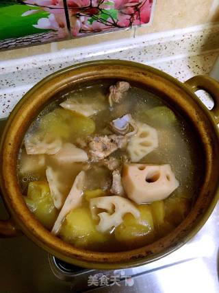 Cantonese Soup: Lotus Root and Apple 🍎 Pork Ribs Soup recipe