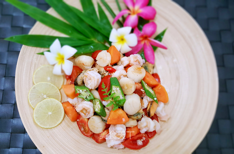 Southeast Asian Seafood and Fruit Salad recipe