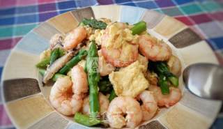 Asparagus and Shrimp Eggs recipe