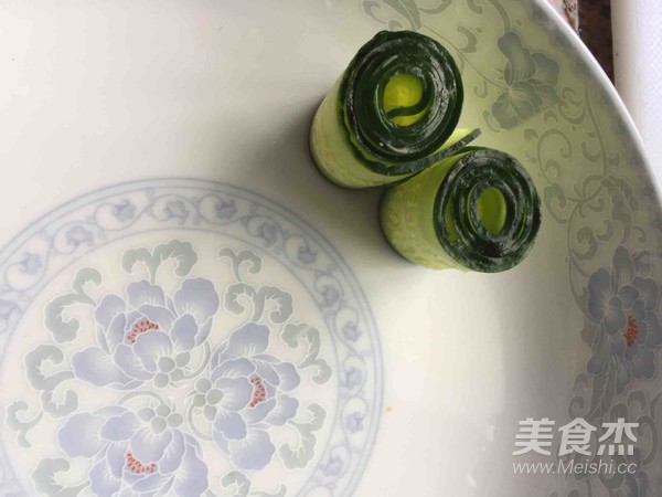 Cold Cucumber Rolls recipe