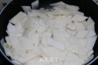 Stir-fried Chinese Mountain Pills with Hot Pepper recipe