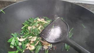 快手懒人饭#stir-fried Antarctic Krill with Leek recipe