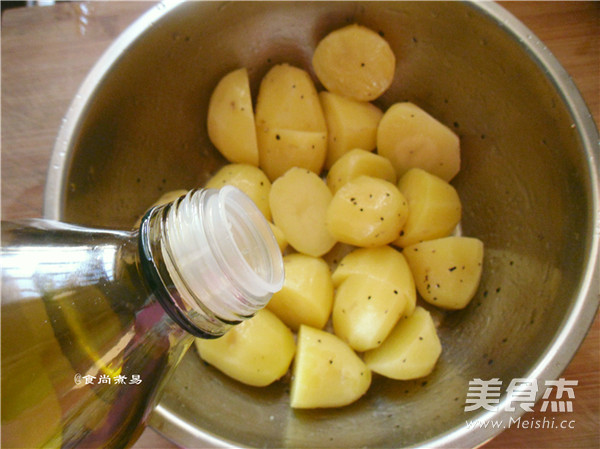 Roasted Potatoes with Black Pepper recipe