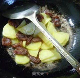 Spicy Sausage Stir-fried Vegetables and Potato Chips recipe