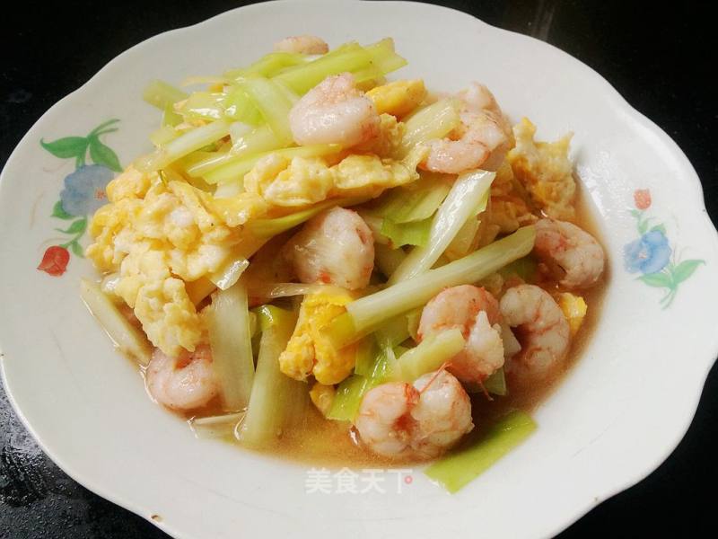 Fried Shrimp with Leek Sprouts and Duck Egg