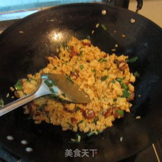 Oil Curry Sausage Garlic Fried Rice recipe