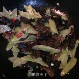 Stir-fried Fungus with Green Bamboo Shoots recipe