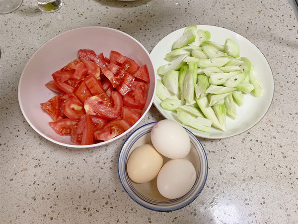 Tomato Loofah Soup recipe