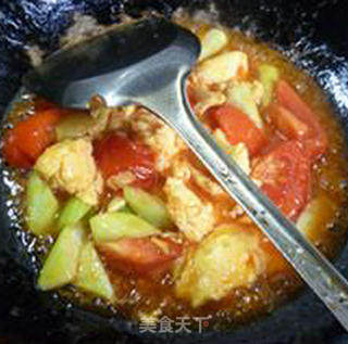 Scrambled Eggs with Tomato and Loofah recipe