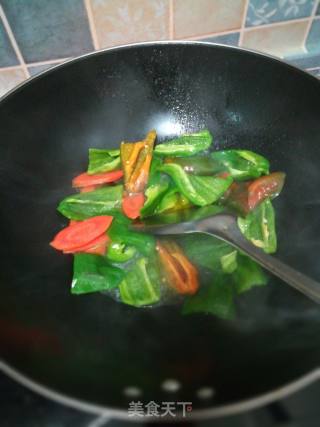 Beef Stir-fried Green Peppers recipe