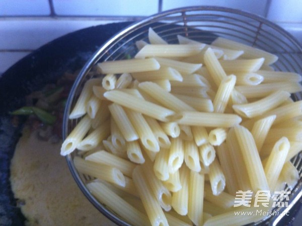 Spaghetti with Creamy Mushrooms and Bacon recipe