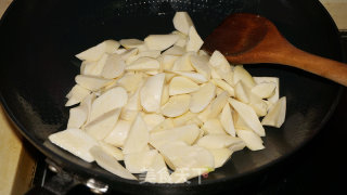 Stir-fried Zizania White Pepper recipe