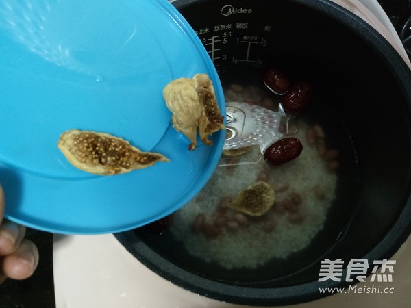 Red Rice and Fig Porridge recipe