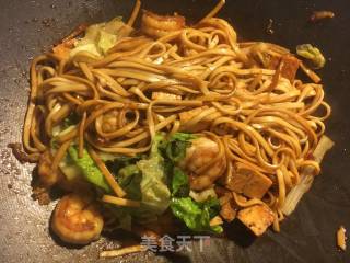 Fried Noodles with Seafood recipe