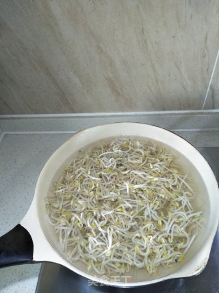 Fried Bean Sprouts with Onion recipe