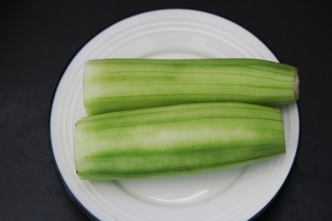 Steamed Loofah with Garlic recipe