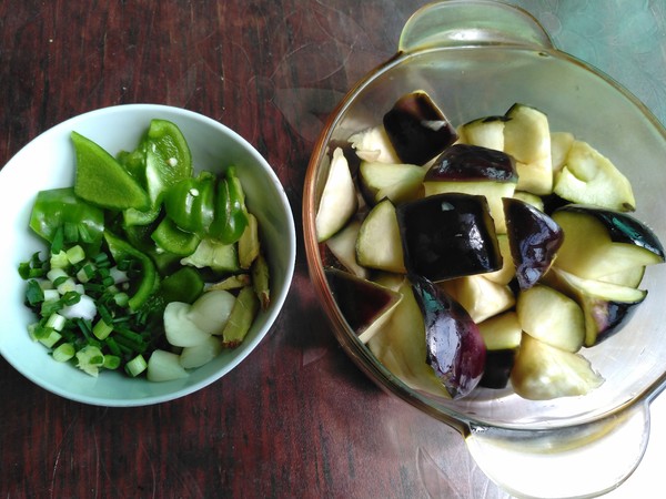 Stir-fried Green Peppers with Eggplant recipe