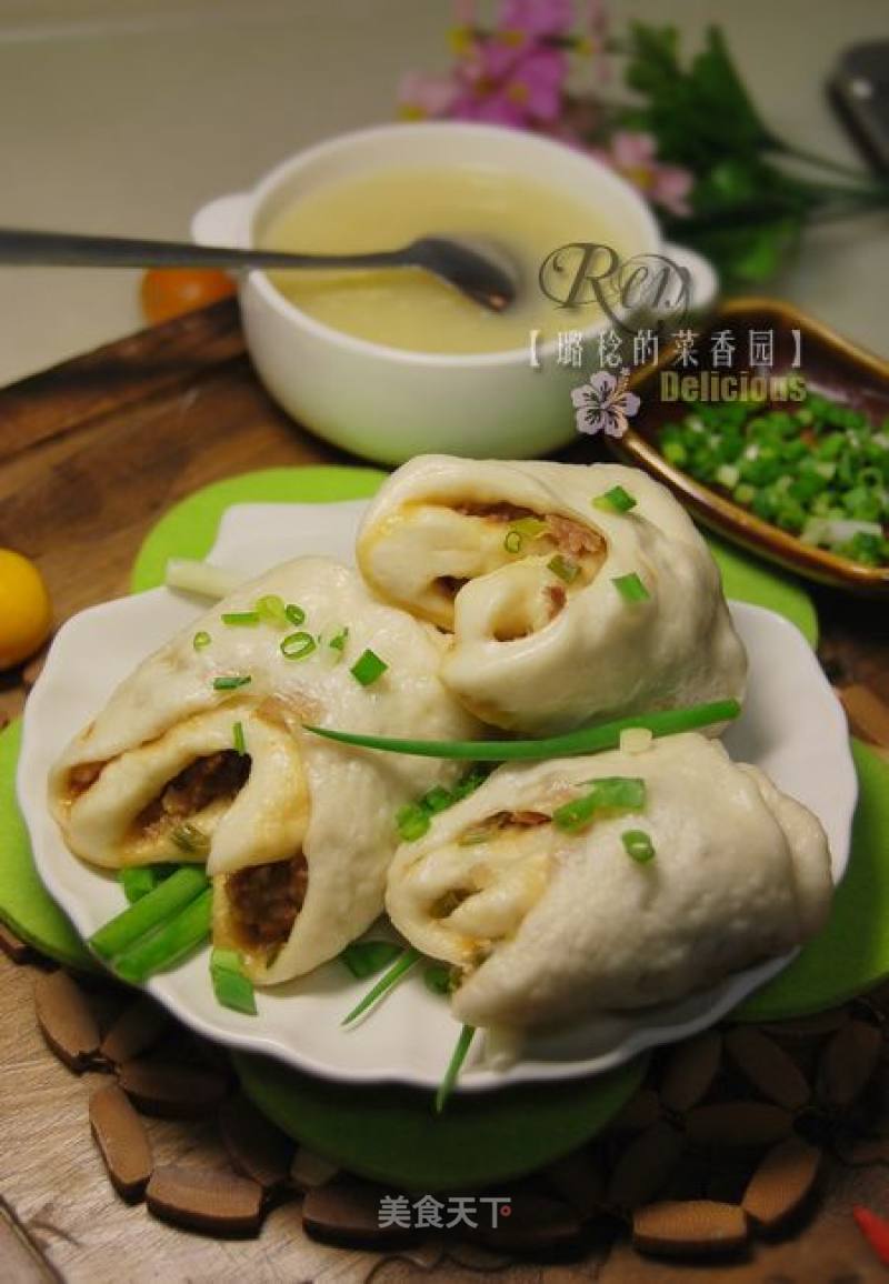 Cantonese Chinese New Year Appetizers Made with Flour——【hand-rolled When You Get Rich】