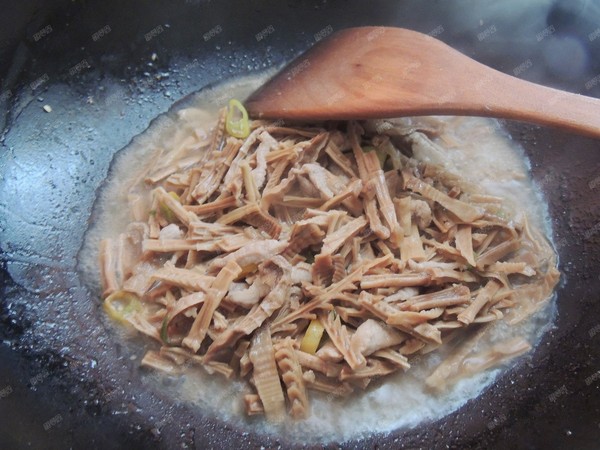 Stir-fried Shredded Pork with Bamboo Shoots recipe