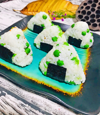 Seaweed Triangle Rice Ball recipe