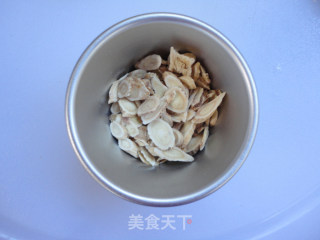 Astragalus Soybean Pork Claw recipe