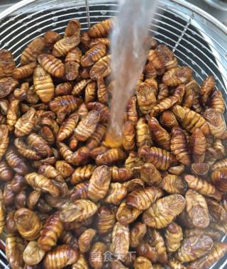 Dry Stir-fried Silkworm Pupa recipe