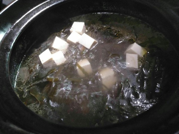 Chicken Kelp Tofu Soup recipe