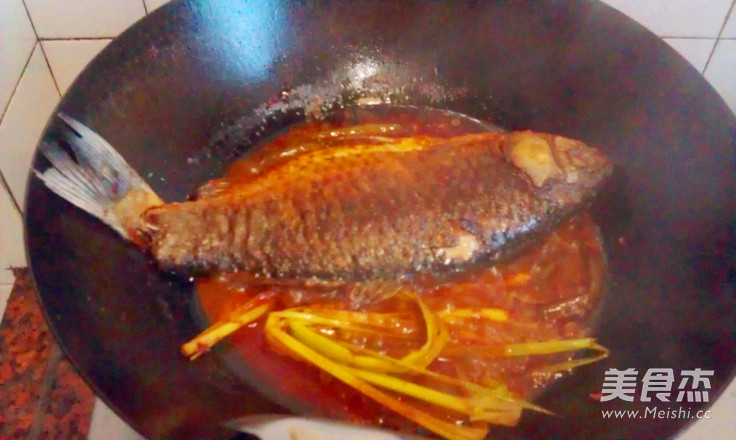 Spicy Roasted Crucian Carp recipe